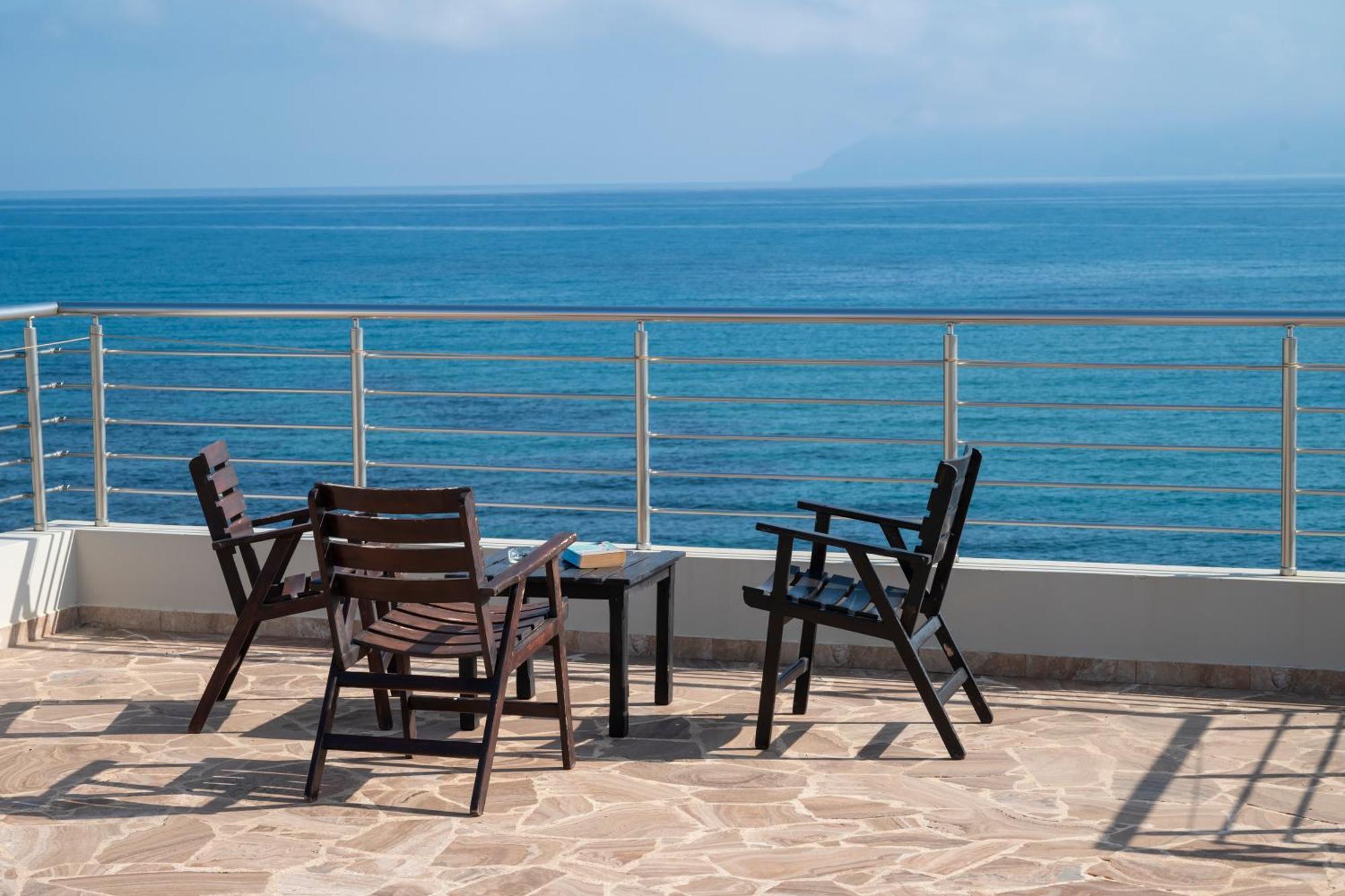 Argo Rooms-Papadakis Kissamos Exterior photo